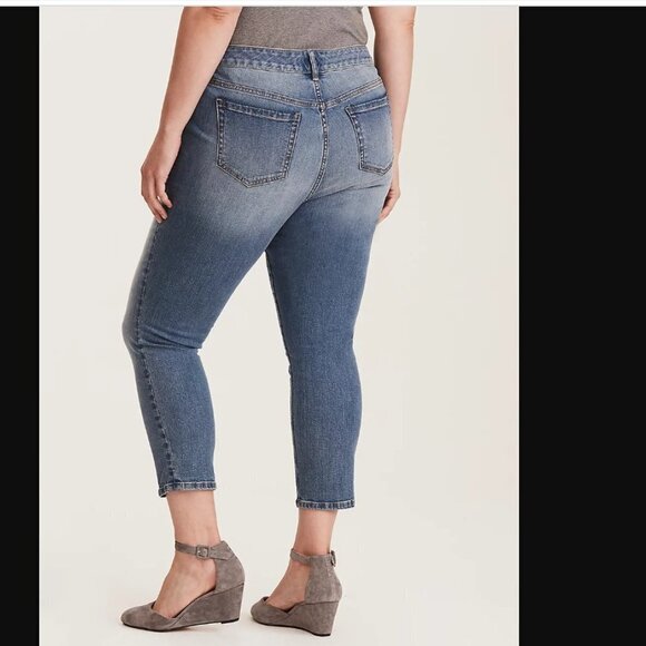 Torrid ANKLE SKINNY JEAN LIGHT WASH 18 - Picture 2 of 13